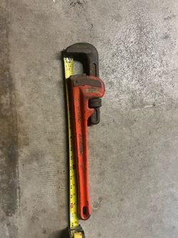 Pipe wrench