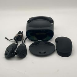 Meta Quest Pro VR Headset 256GB w/ Charger/Controllers/Dock - DK94EC
