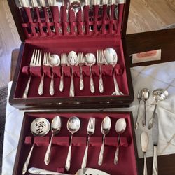Vintage Holmes & Edwards  67 Piece Inlaid Flatware Chest “Romance” Pattern.