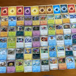 Pokémon (81) Card Lot 