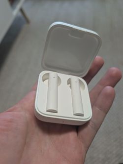 Xiaomi True Wireless Earbuds with Charging Case