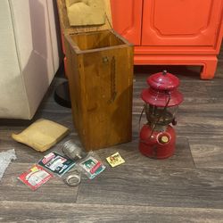 Vintage Coleman Lantern With Case 