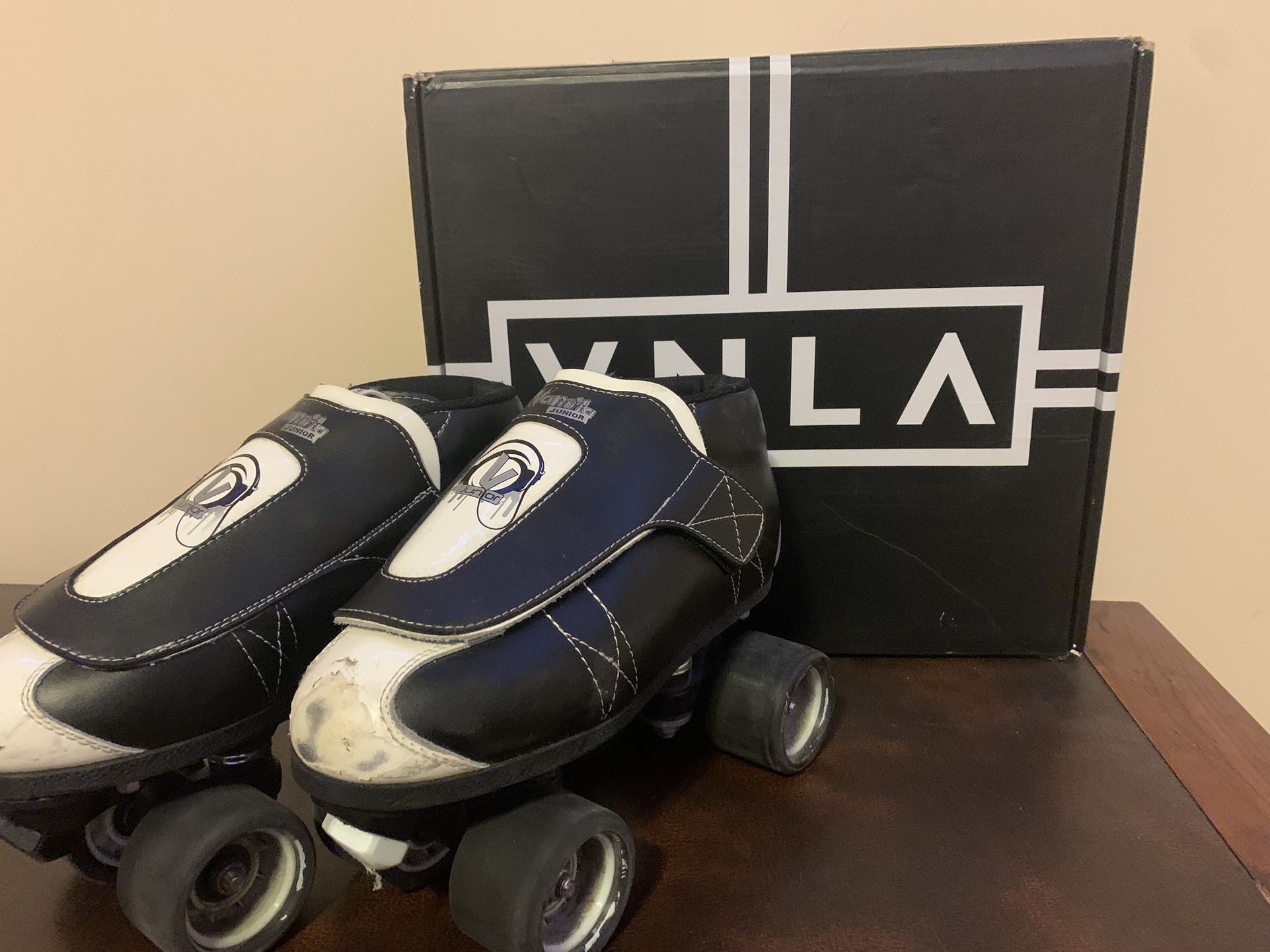 Tuxedo VNLA Skates