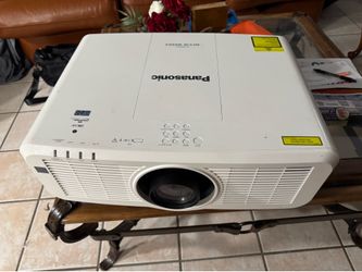 Panasonic PT-MZ570LU WUXGA 1080p LCD Projector With Speaker