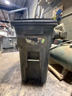 Contenedores para basura usados en perfecto estado