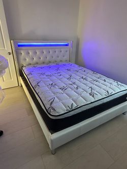 Queen Size Mattress Pillow Top New bedframe sold separately