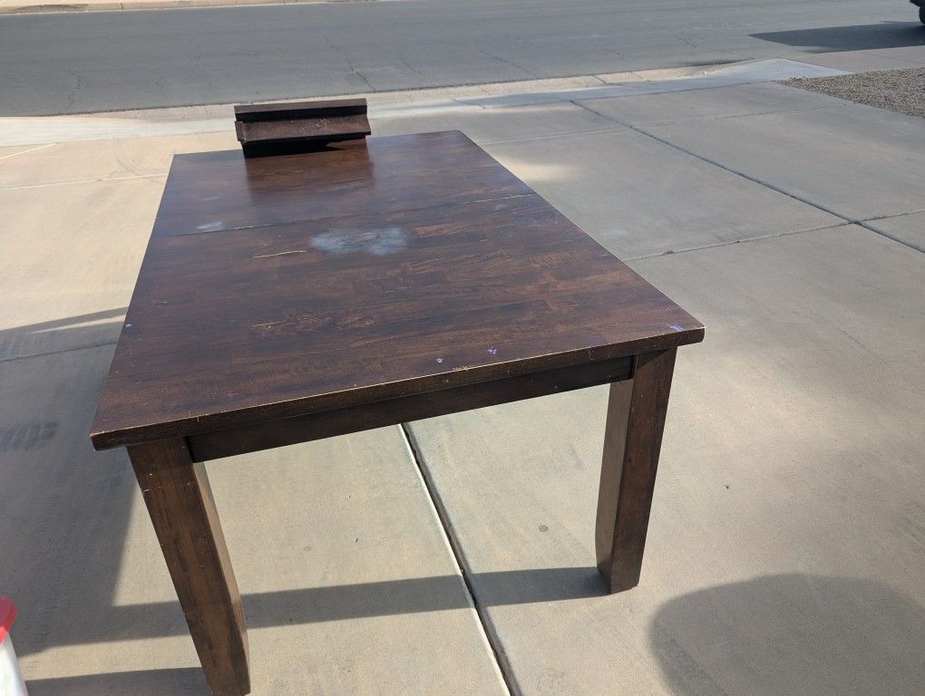 Dining Table W/Leaf