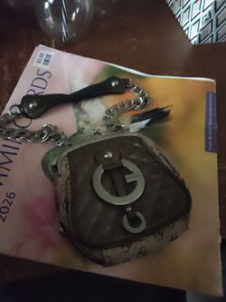 GUESS BRAND PURSE-       PICK ⛏️ UP ONLY