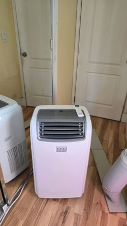 Portable air conditioner by Black and Decker model BPACT08WT. 8,000 BTU in excellent working condition