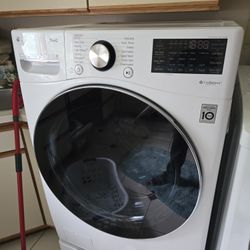 LG Smart Washing Machine WM4200HWA