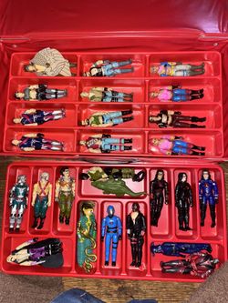 G.I Joe figures w/ Case