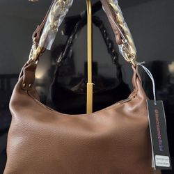 Brown leather shoulder bag with gold ✨️