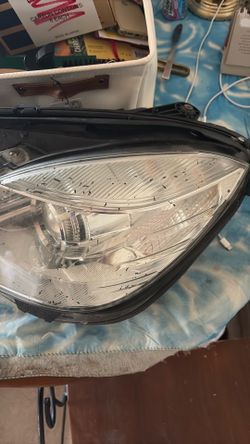 2011 Mercedes headlight drivers side