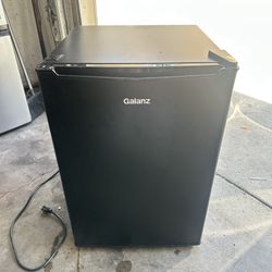 Mini Fridge 