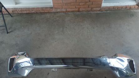 Front bumper Silverado 16-18 damege