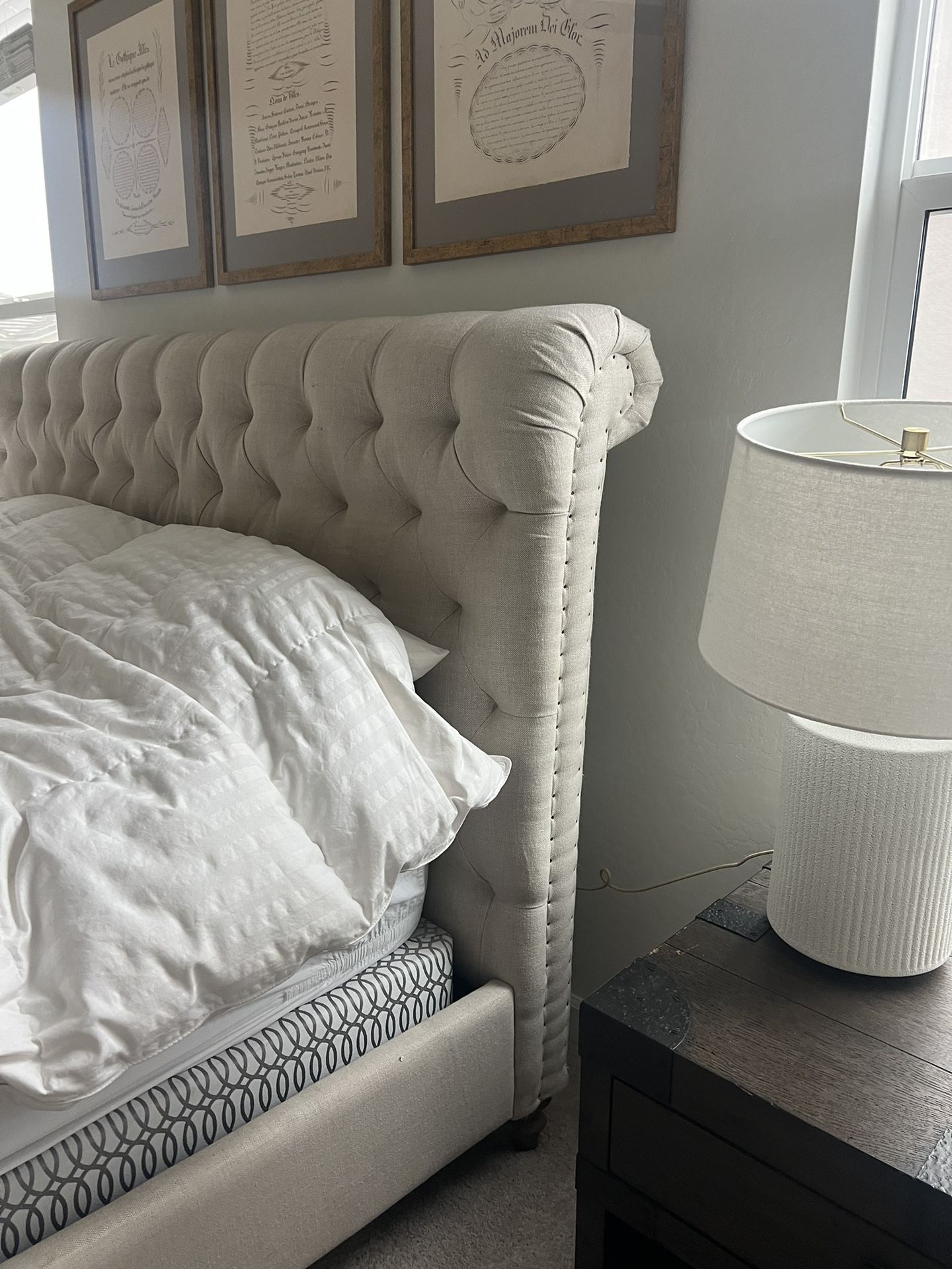 RESTORATION HARDWARE LINEN KING BED + Box spring