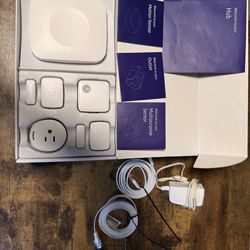 SmartThings Home Monitoring Starter Kit / Smart Home Hub + Sensors + Outlet