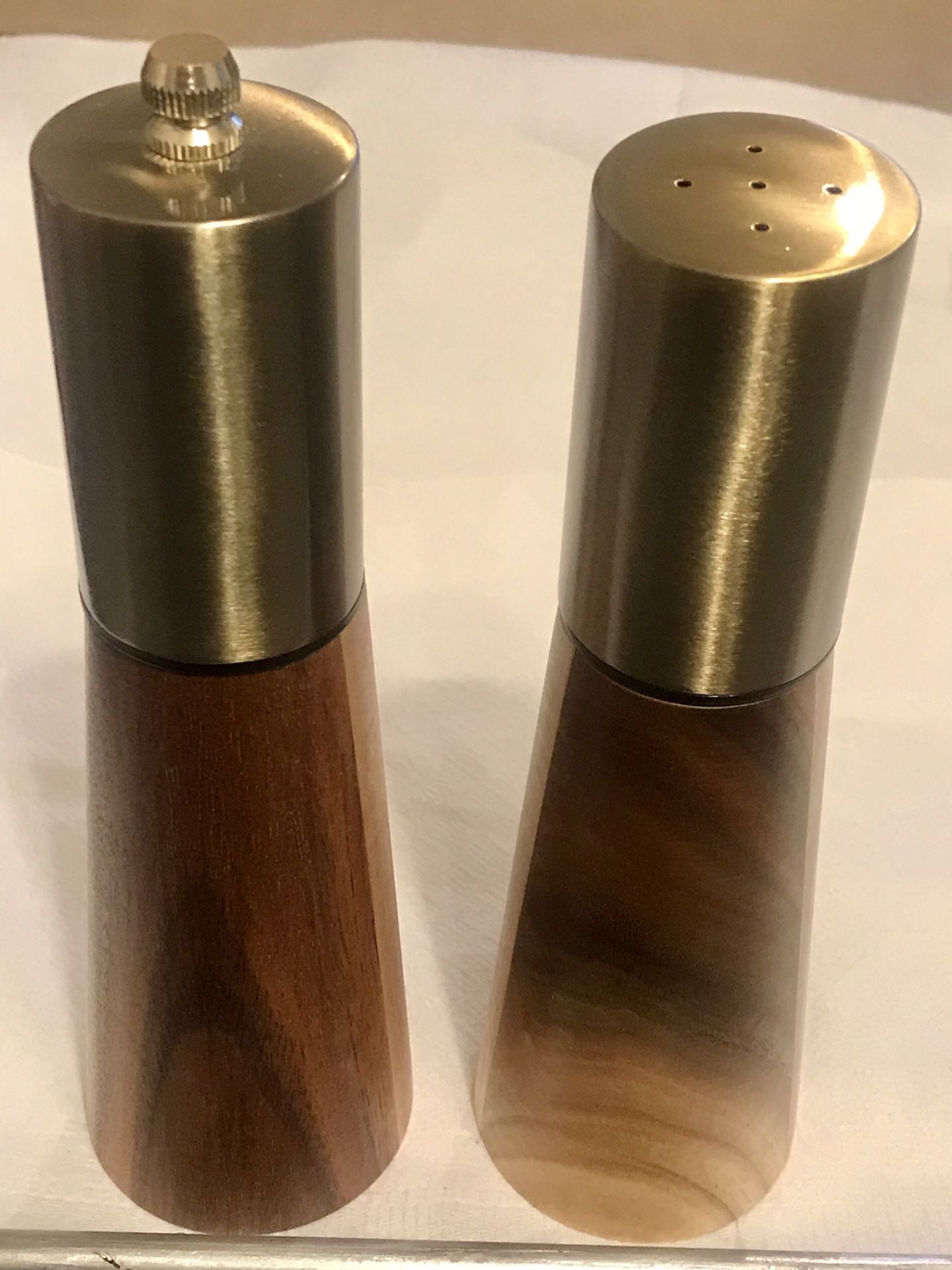 Wood and polished nickel salt shaker and pepper mill, peppercorn grinder NEW in box