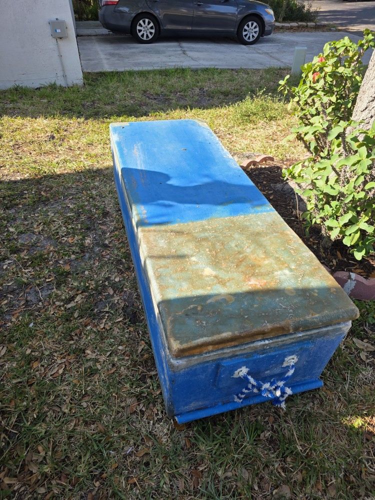 6 Feet Fish Box