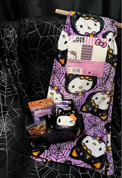 Hello Kitty Halloween Boo Basket