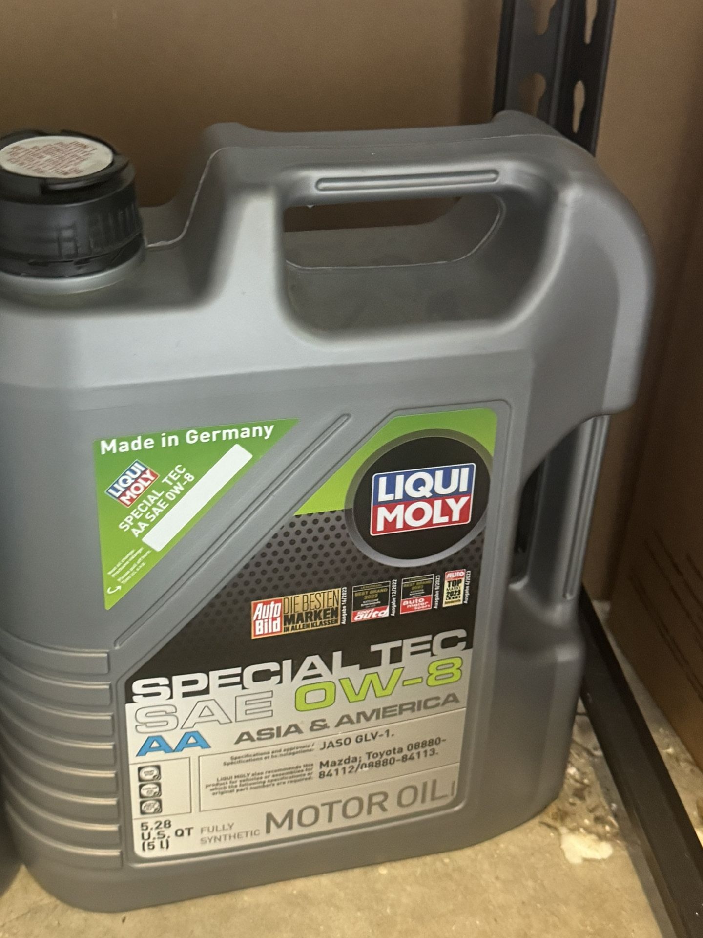 LIQUID MOLLY OW-8 MOTOR OIL