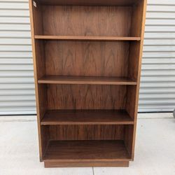 Vintage Bookshelf With Adjustable Shelves 