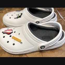 Crocs Men’s 4 Women’s 6