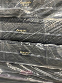 Mattrress Beautyres black series 3 medium queen size brand new