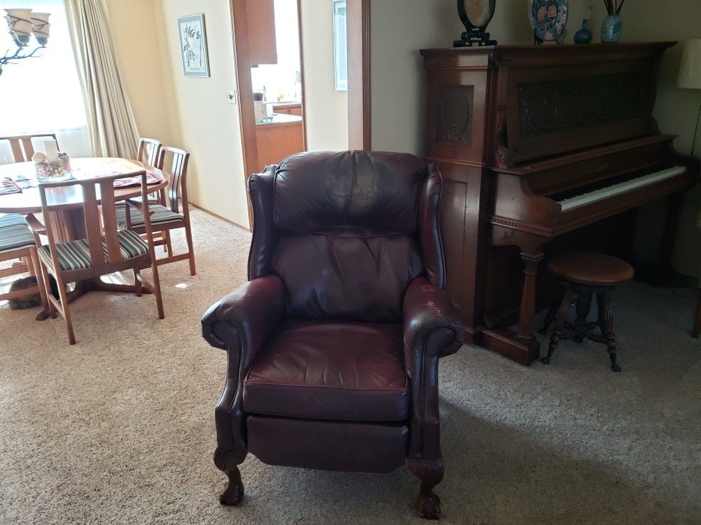 Free leather recliner