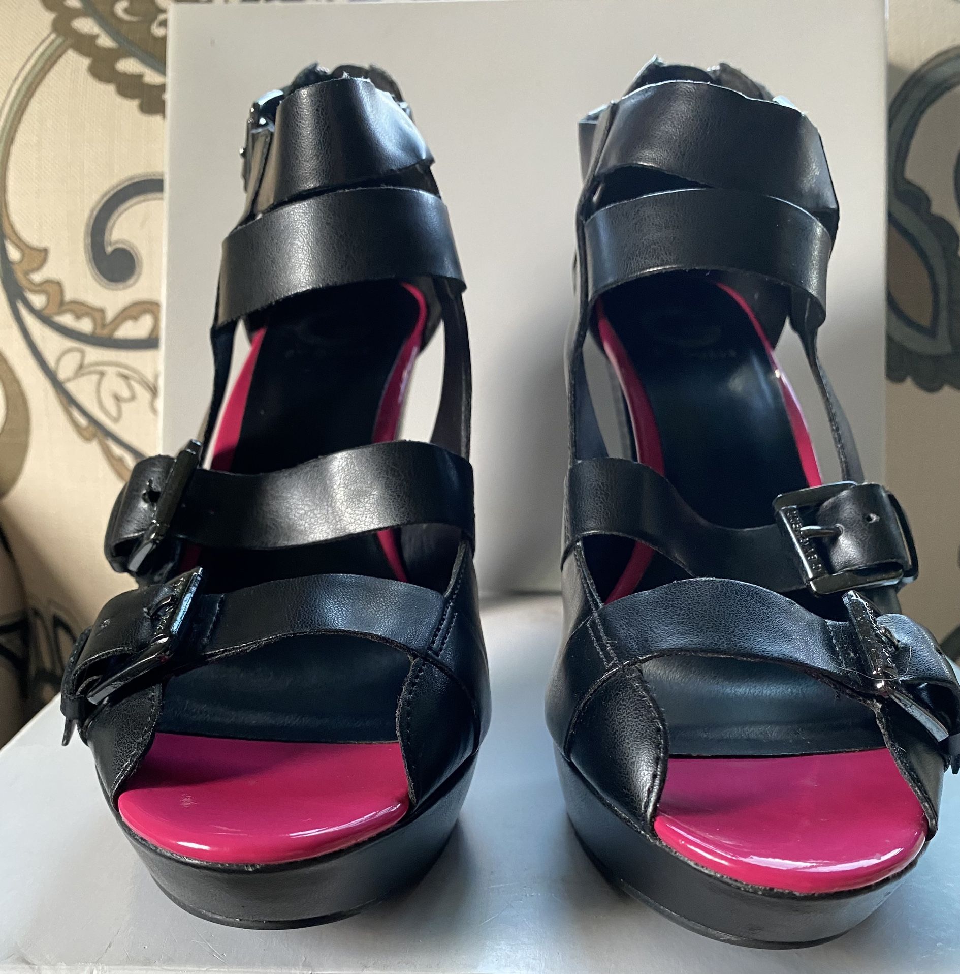Guess Lattie2-T Patent Black/Hot Pink Sandals… Size 11 Adjustable Width