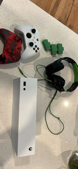 Xbox Series S + 2 controllers, rechargeable batteries, and headset