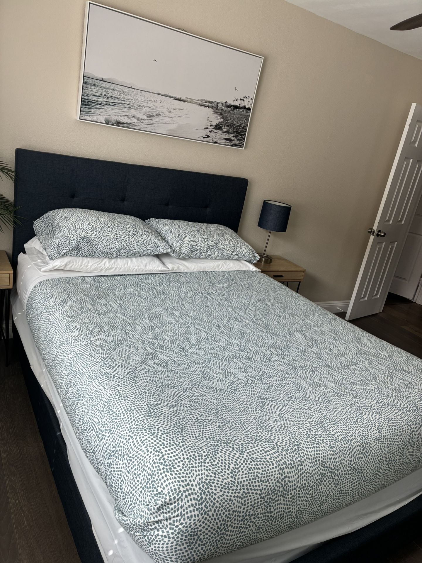 Queen Bed With Mattress