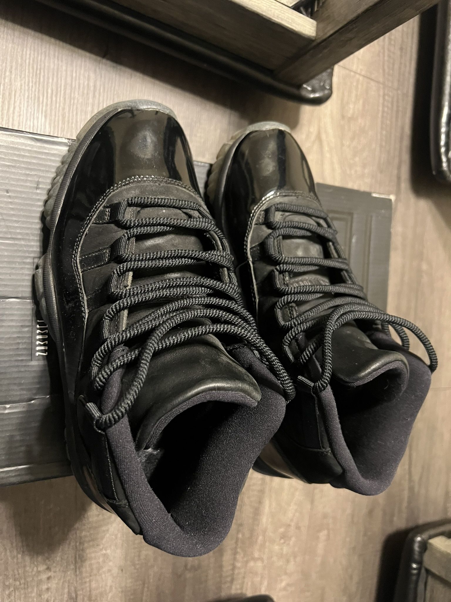 cap and gown sz 8.5 