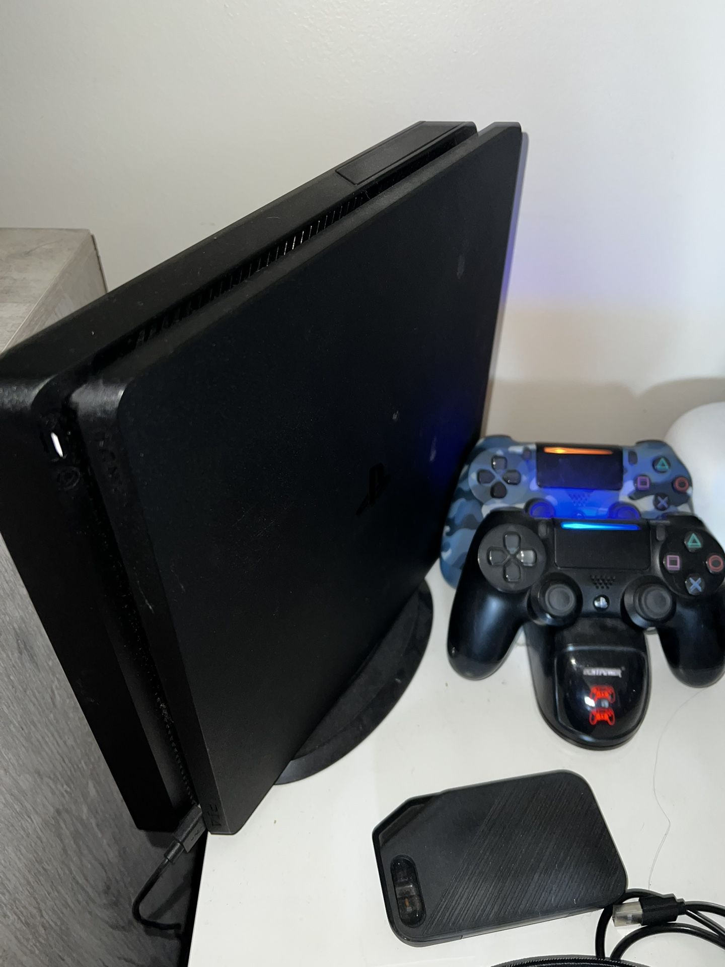 Sony PS4 Slim Pro 1tb
