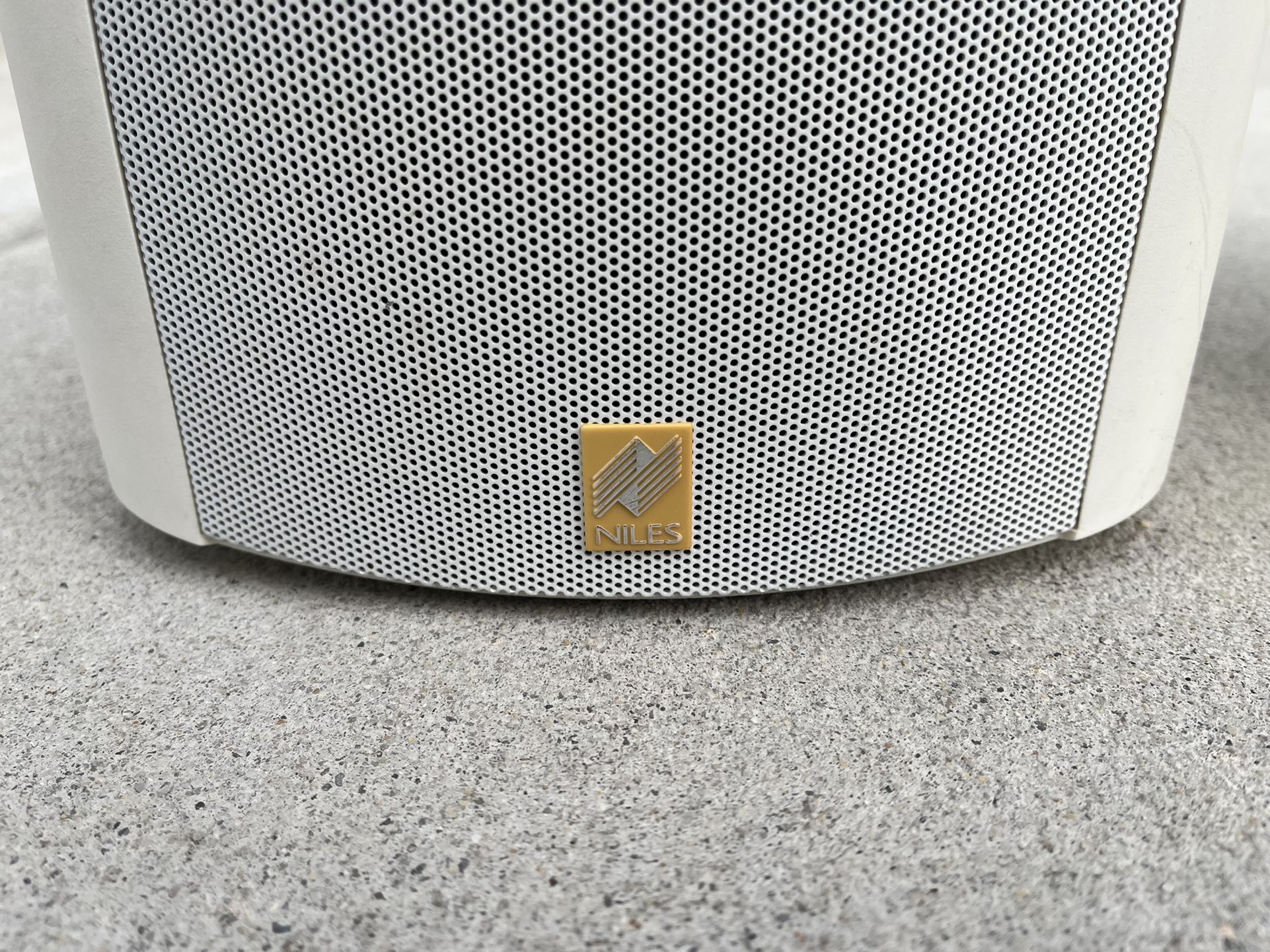 Niles OS10 Speakers for Sale in Feastervilletrevose, PA OfferUp