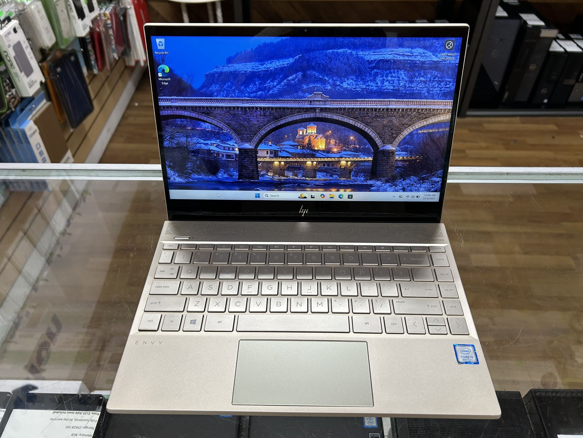 HP Envy laptop 13-ah0051wm 13.3 inch core i5-8th gen 8GB 256GB SSD