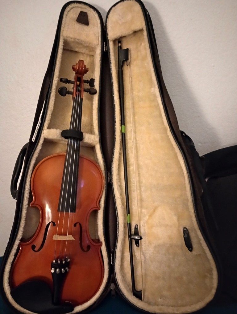 Andrew Schroetter 410, 3/4 Violin.... With Bow and Case