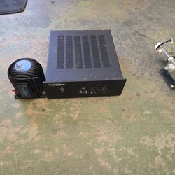 Butt kicker with shaker