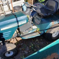 Riding Lawnmower Craftsman 