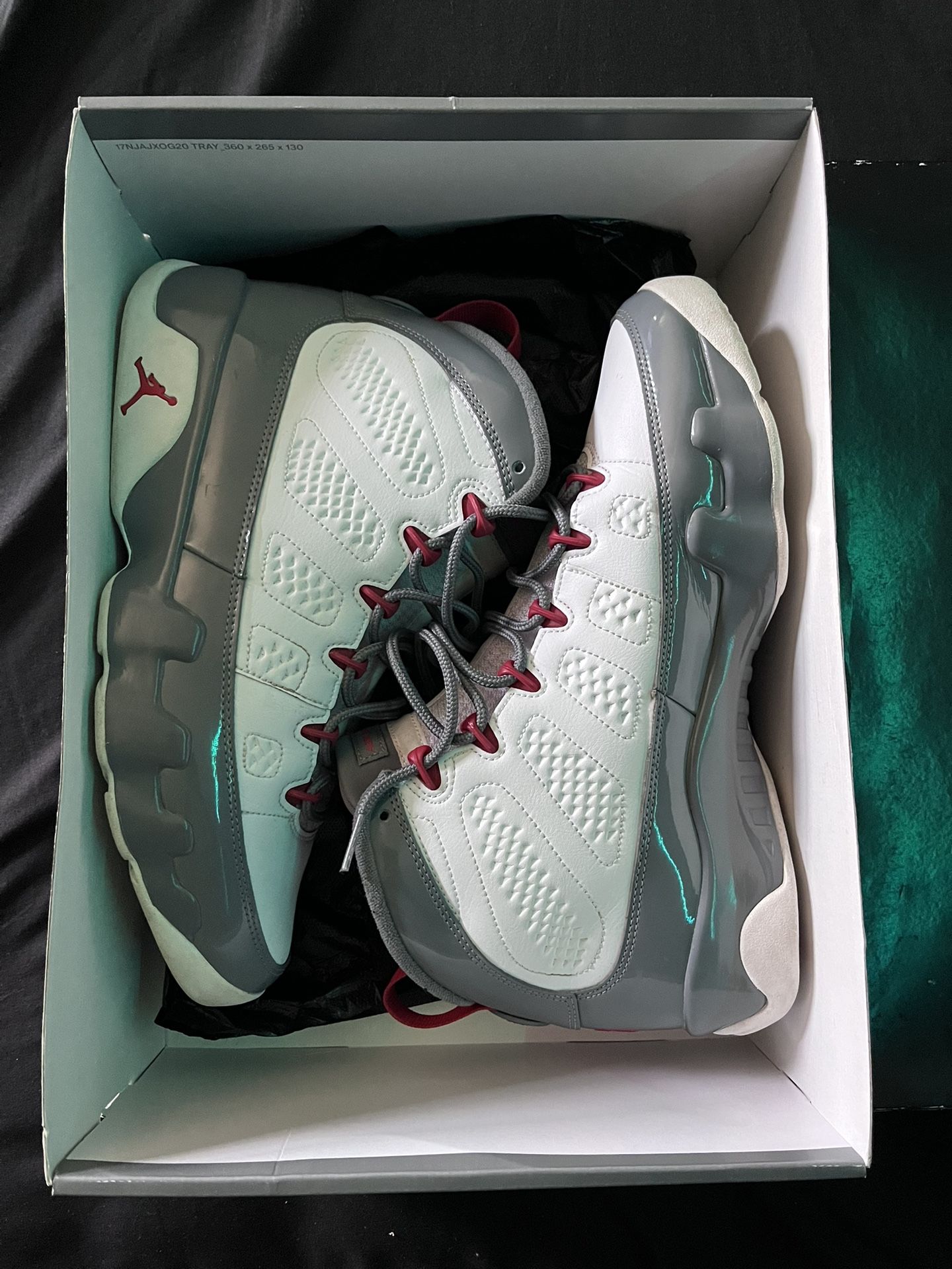 Jordan 11 Fire Red - Cool Grey