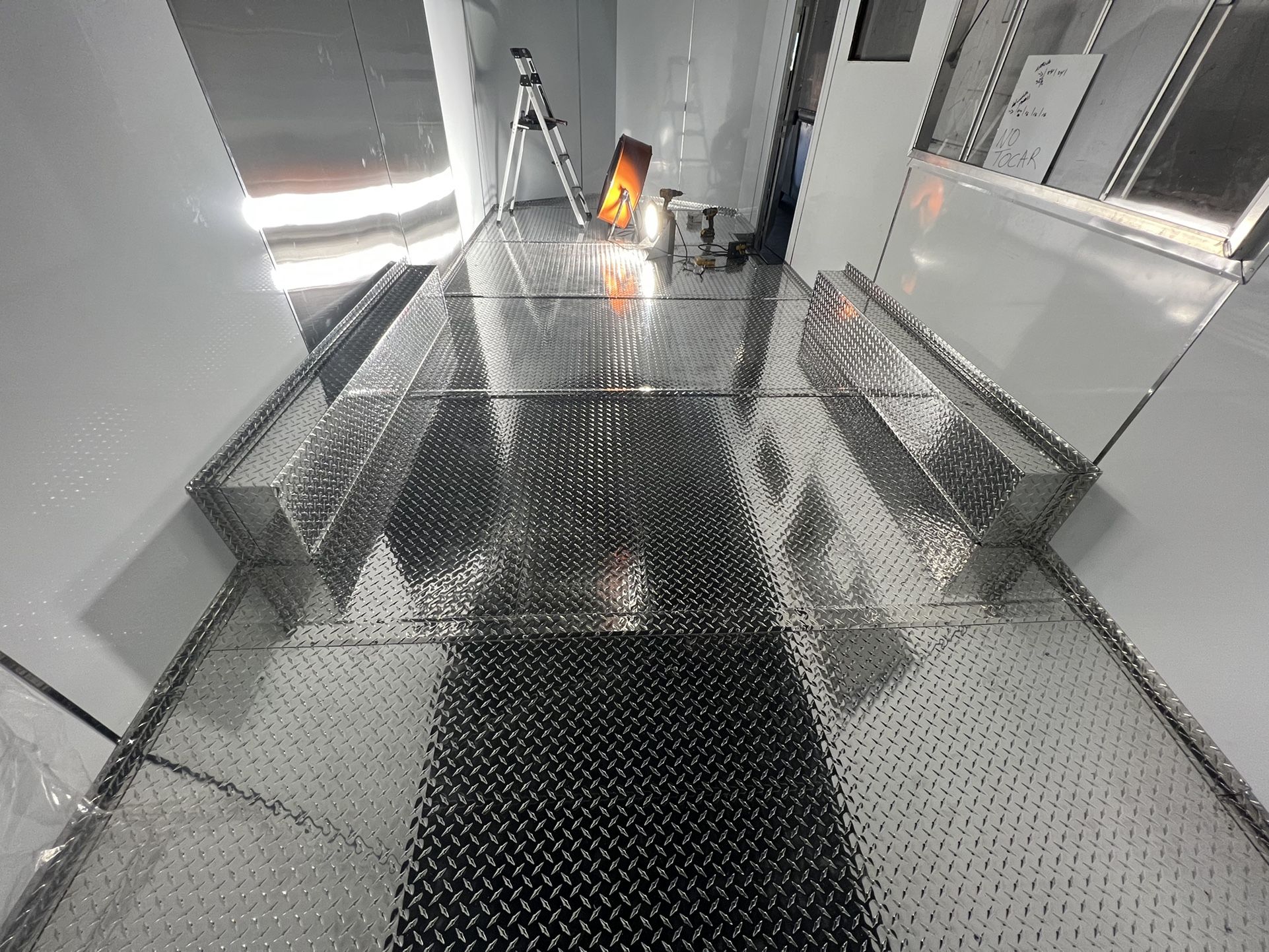 FOOD TRUCK FLOORS … Aluminum Diamond Plate Floors …. INSTALL OF DIAMOND FLOORS ON FOOD TRÁILER