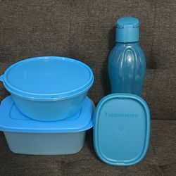 Tupperware set
