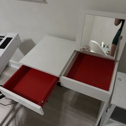MAKEUP TABLE - Used 