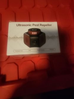 Ultrasonic pest repeller