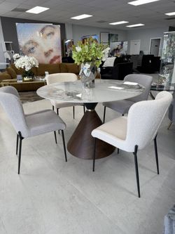 Dining set for sale. Ask for price. 