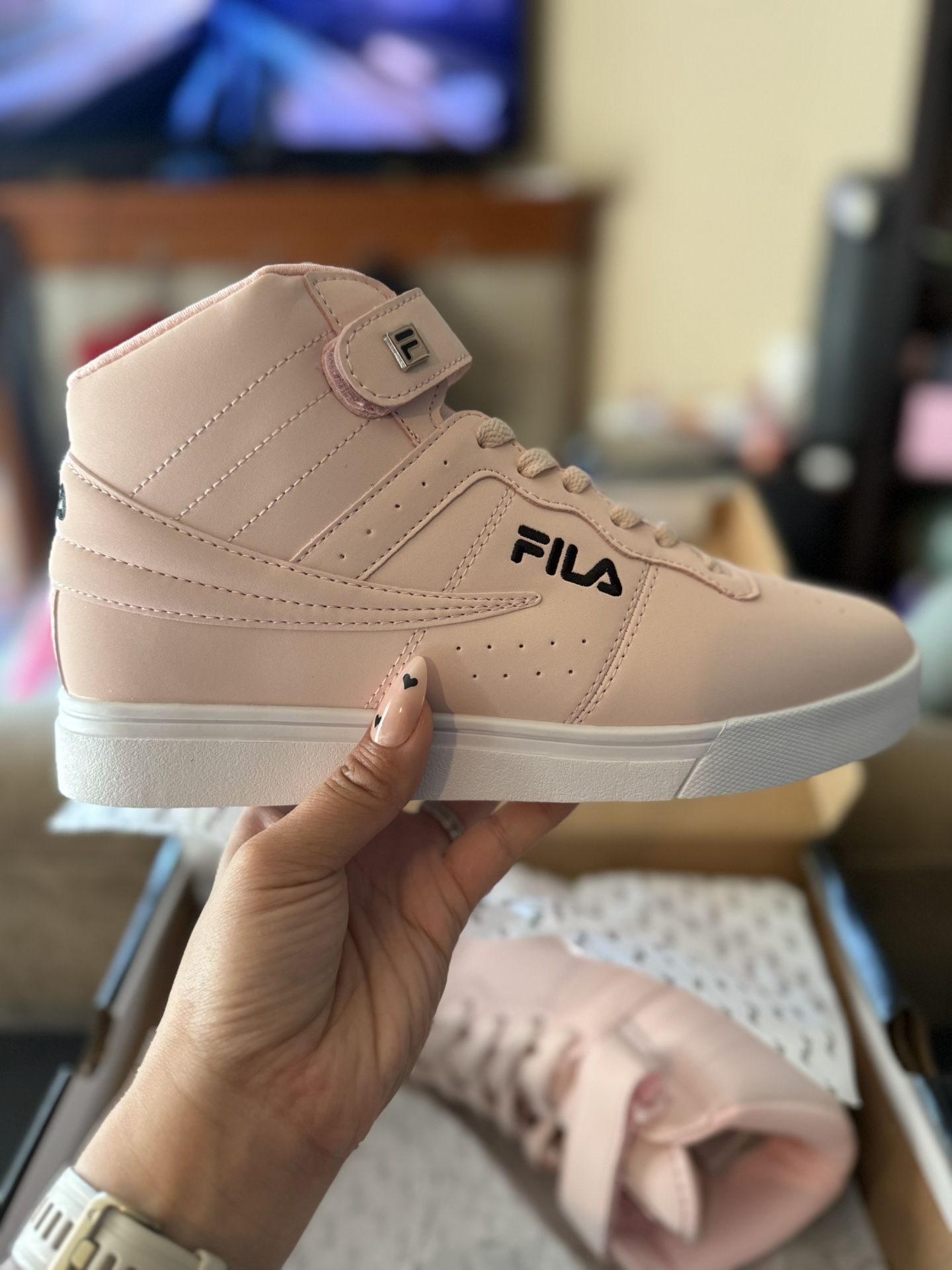 Fila Women's Vulc Sneakers High Top Size 9 Pink New in Box