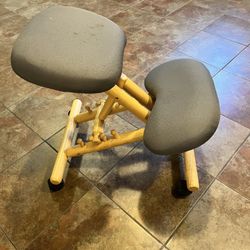 Ergonomic Wooden Kneeling Chair