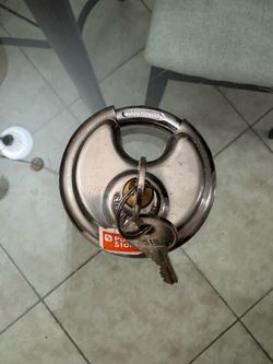 Public Storage Lock with key