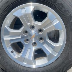Chevrolet Rims And Tires Size 18 Like New Condición