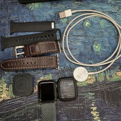 Apple Watch Series 5 (40mm) And Extras
